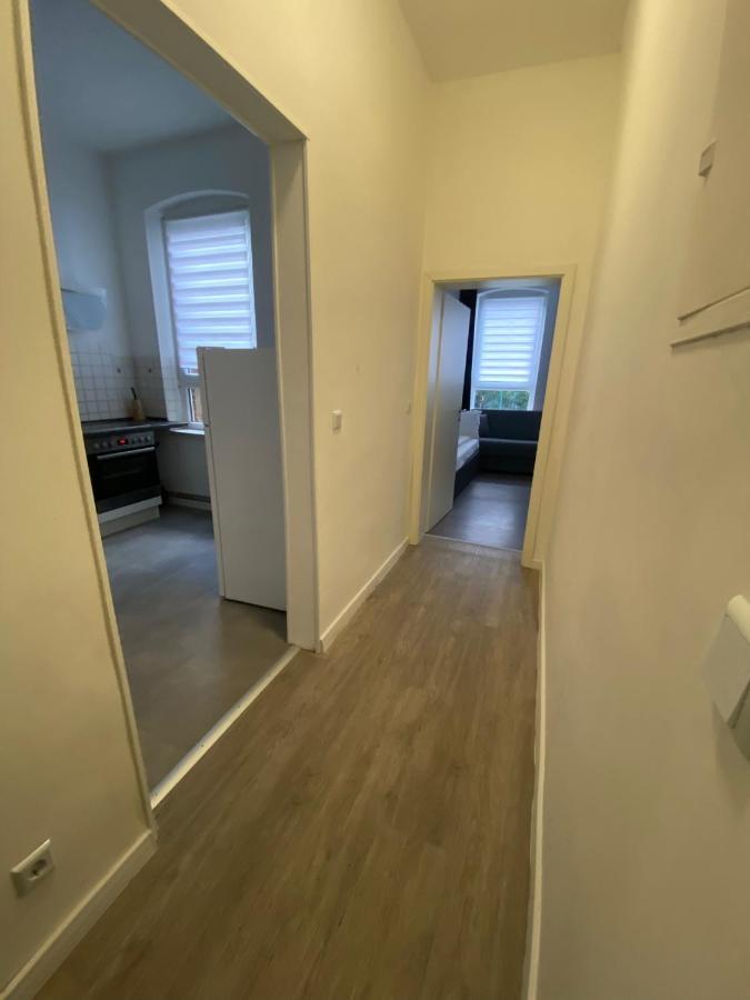 Modernes Apartment Mit 2 Schlafzimmern Und Privatparkplatz Nahe Innenstadt Neumuenster Ngoại thất bức ảnh