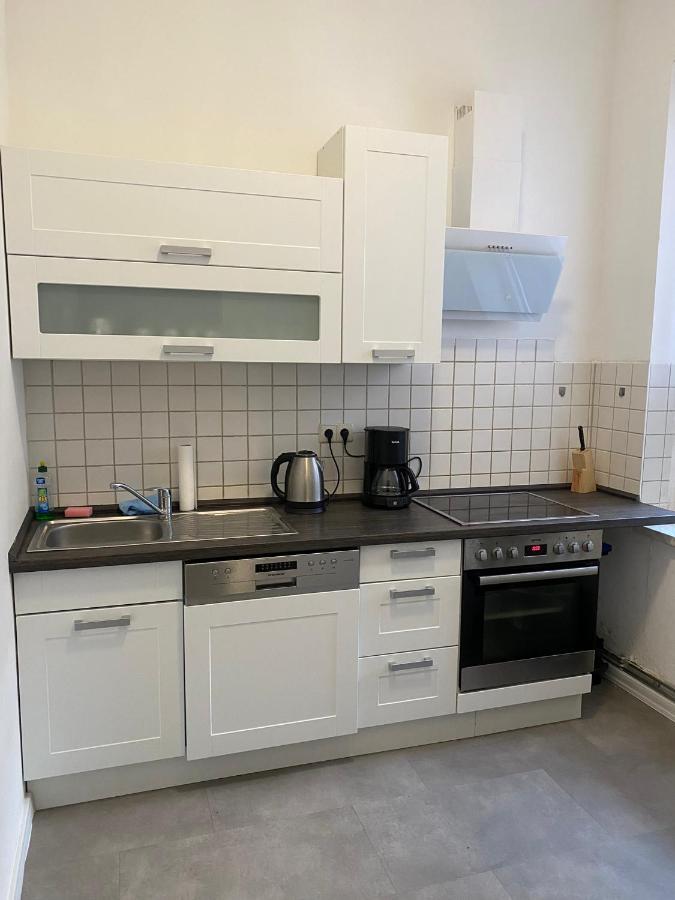Modernes Apartment Mit 2 Schlafzimmern Und Privatparkplatz Nahe Innenstadt Neumuenster Ngoại thất bức ảnh