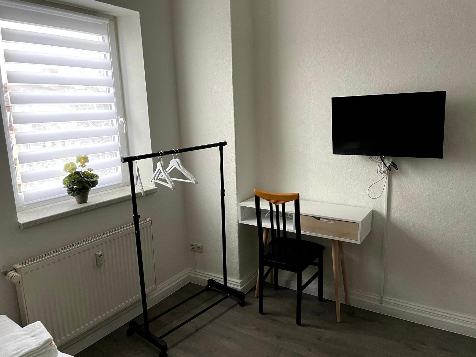 Modernes Apartment Mit 2 Schlafzimmern Und Privatparkplatz Nahe Innenstadt Neumuenster Ngoại thất bức ảnh