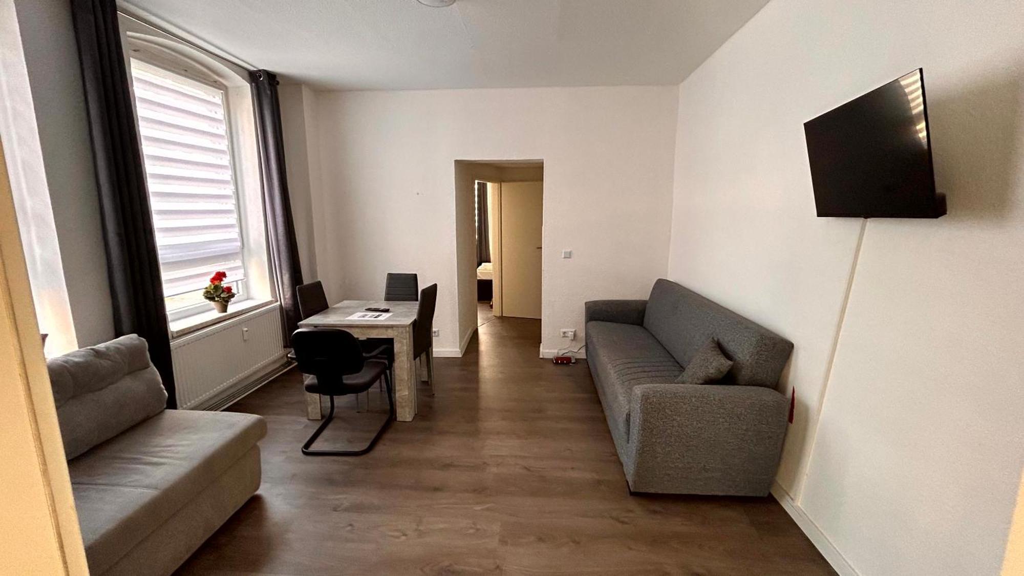 Modernes Apartment Mit 2 Schlafzimmern Und Privatparkplatz Nahe Innenstadt Neumuenster Ngoại thất bức ảnh